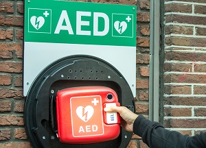 AED introductie op tennisvereniging